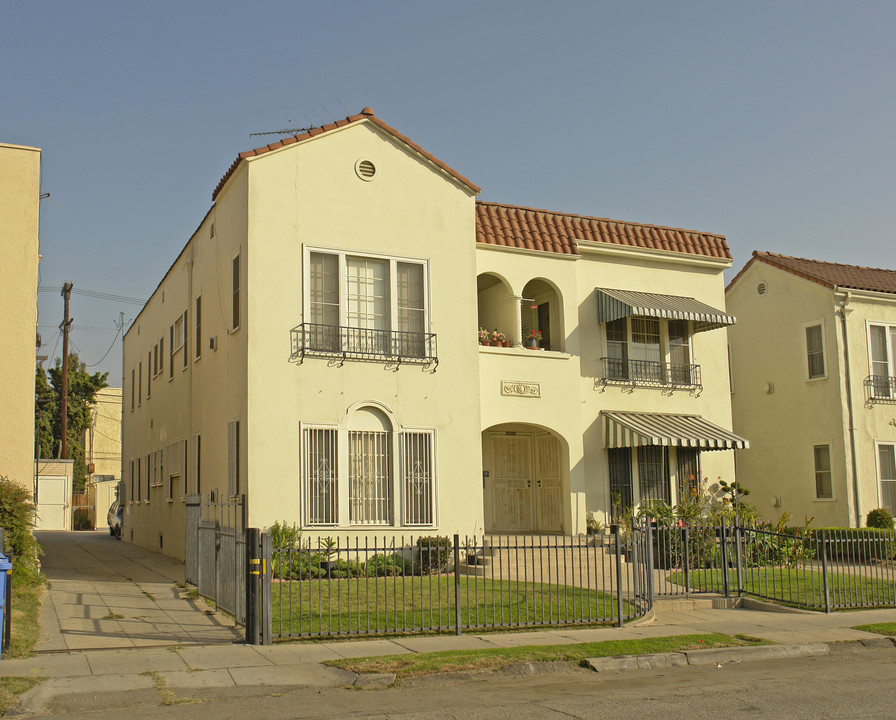 1334 2nd Ave in Los Angeles, CA - Building Photo