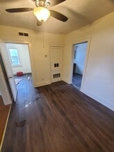 370 Cole Ave, Unit 1 in Akron, OH - Foto de edificio - Building Photo