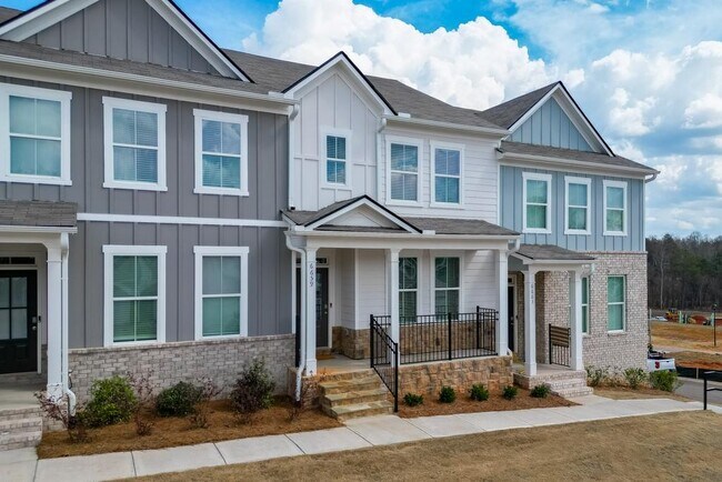 6659 Corryton St in Flowery Branch, GA - Building Photo - Building Photo