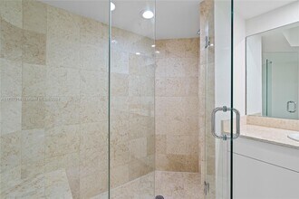 21055 Yacht Club Dr, Unit 1903 in Aventura, FL - Foto de edificio - Building Photo
