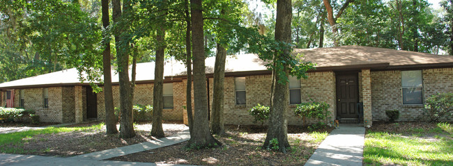 Hammock Oaks Apartments in Newberry, FL - Foto de edificio - Building Photo