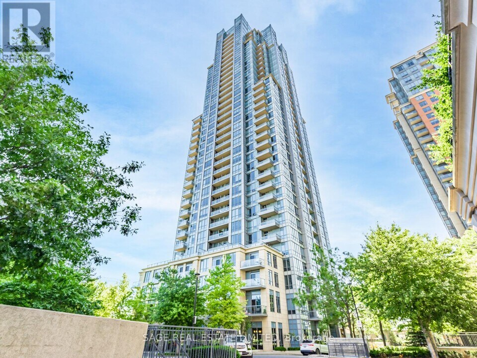 15 Viking Ln in Toronto, ON - Building Photo