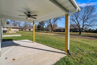 672 S Mission Ave in Springfield, MO - Building Photo - Building Photo