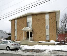 89 Uhland St in East Rutherford, NJ - Building Photo - Building Photo