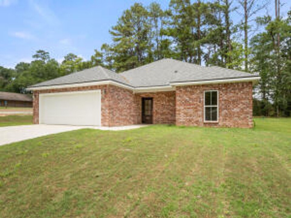 308 W Schweitzer Ave in Leesville, LA - Building Photo