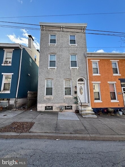 318 E Marshall St in Norristown, PA - Building Photo - Building Photo