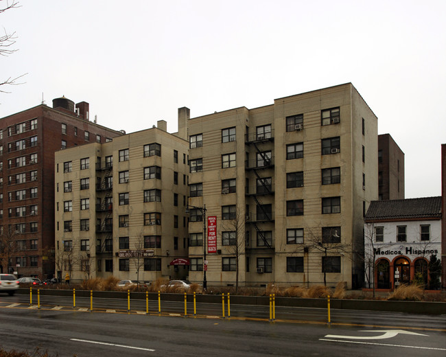 1015 Grand Concourse