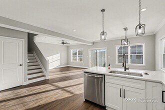 8478 Garden Rd in Pasadena, MD - Foto de edificio - Building Photo