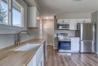 477 7th Ave E N in Columbia Falls, MT - Building Photo - Building Photo