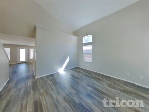 2101 N 109th Ave in Avondale, AZ - Foto de edificio - Building Photo