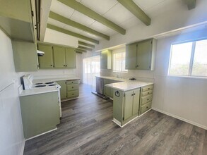 5895 Bagley Ave in Twentynine Palms, CA - Building Photo - Building Photo