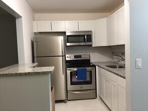 216 Berkshire K in West Palm Beach, FL - Foto de edificio - Building Photo