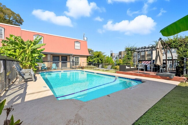 property at 900 S Lamar Blvd