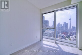 280 Dundas St W in Toronto, ON - Building Photo - Building Photo