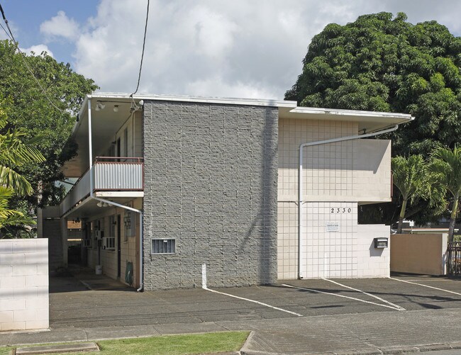 2330 S Beretania St in Honolulu, HI - Building Photo - Building Photo