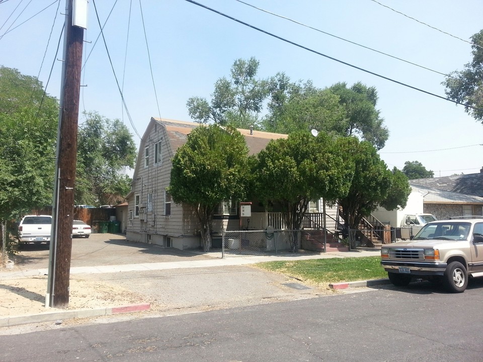 725 W 6th St in Reno, NV - Building Photo