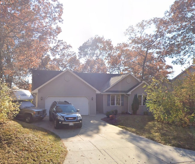 property at 2785 Hazelwood Ln