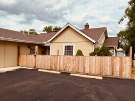 127 N Northwest Hwy in Palatine, IL - Building Photo