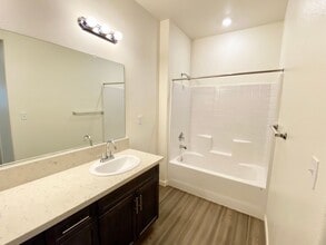 Del Rio Apartments in Firebaugh, CA - Foto de edificio - Building Photo