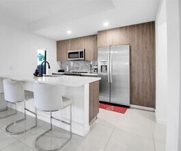 320 NW 13th Ct in Homestead, FL - Building Photo - Building Photo