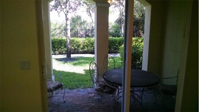 2904 Hidden Hills Rd-Unit -1105 in West Palm Beach, FL - Building Photo - Building Photo