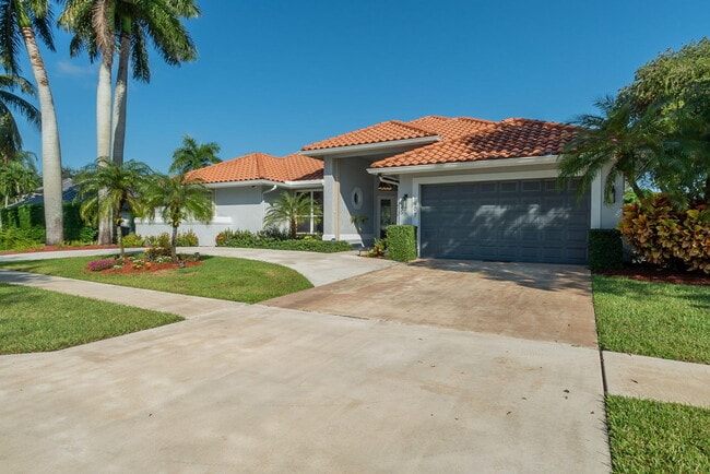 1907 S Club Dr in Wellington, FL - Building Photo - Building Photo