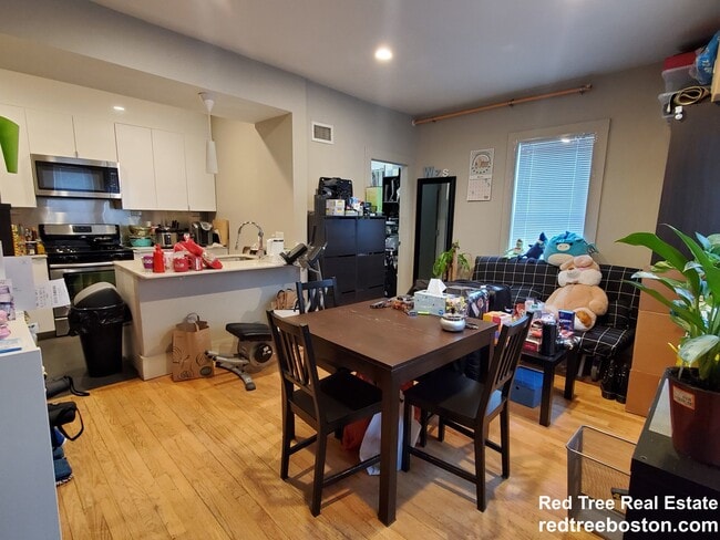 property at 21 Greylock Rd