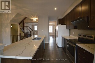 3 Earnshaw Dr in Markham, ON - Building Photo