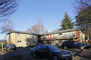 Hazelwood Manor in Portland, OR - Building Photo