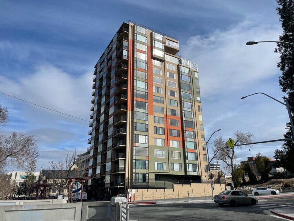 280 Island Ave in Reno, NV - Foto de edificio