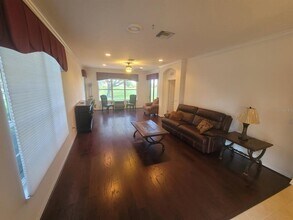 4665 Whispering Oaks Dr in North Port, FL - Building Photo - Building Photo