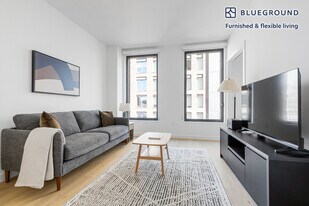 243 W 28th St in New York, NY - Building Photo