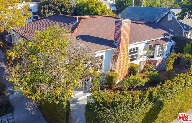 property at 958 N Vista St