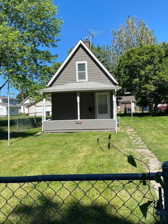 property at 1439 39th St