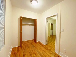 2311 N Greenview Ave in Chicago, IL - Building Photo - Building Photo