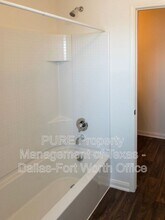 14307 Bridgeview Ln in Dallas, TX - Building Photo - Building Photo