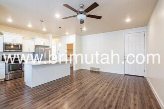 4645 Locust Ln E in Holladay, UT - Building Photo - Building Photo