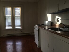 1064 Park St in Palmer, MA - Building Photo - Building Photo
