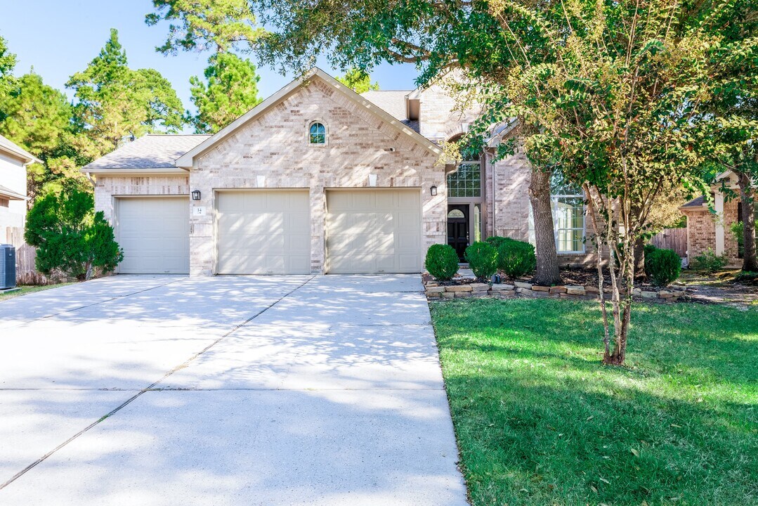 14 Barker Ridge Ct in The Woodlands, TX - Building Photo