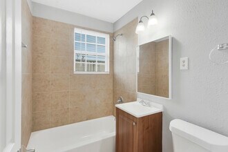 2311 N Louis St, Unit 2311 .5 in Victoria, TX - Building Photo - Building Photo