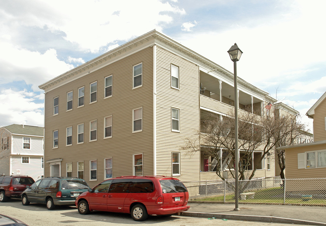 269 Cedar St in Manchester, NH - Building Photo