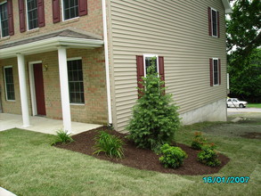 415-425 E Oak St in Oakland, MD - Building Photo - Building Photo