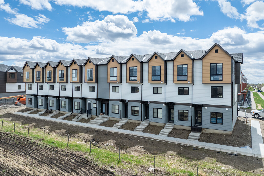 Terra in Airdrie, AB - Building Photo