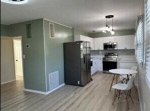 7661 18th Way N in St. Petersburg, FL - Building Photo - Building Photo