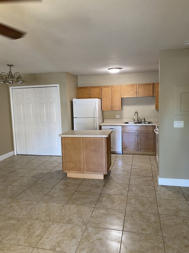 465 Forestway Cir, Unit Lakewood Park in Altamonte Springs, FL - Foto de edificio - Building Photo