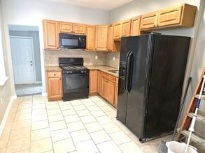844 E Locust Ave in Philadelphia, PA - Building Photo - Building Photo