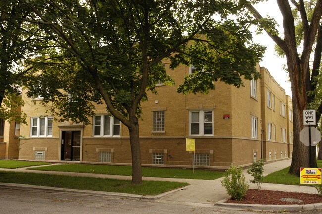 3054 N Luna Ave in Chicago, IL - Foto de edificio - Building Photo