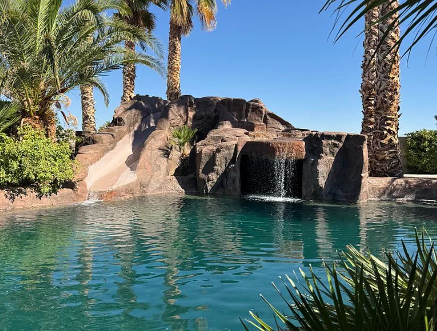 9653 Denhart Ave in California City, CA - Building Photo