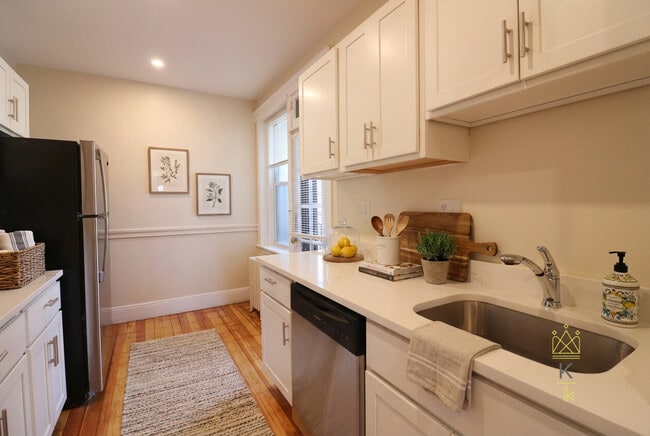 84 Sutherland Rd in Boston, MA - Foto de edificio - Building Photo