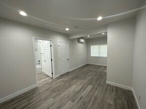 608 W Hillcrest Blvd in Inglewood, CA - Building Photo - Building Photo